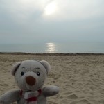 Pauli am Meer bei Sonnenuntergang