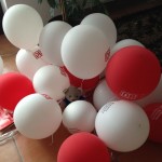 Pauli mit den DB Luftballons (2)