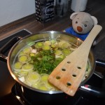 Pauli kocht Brühe (1)