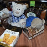 Pauli + Nic mit Lambertz Paket (1)
